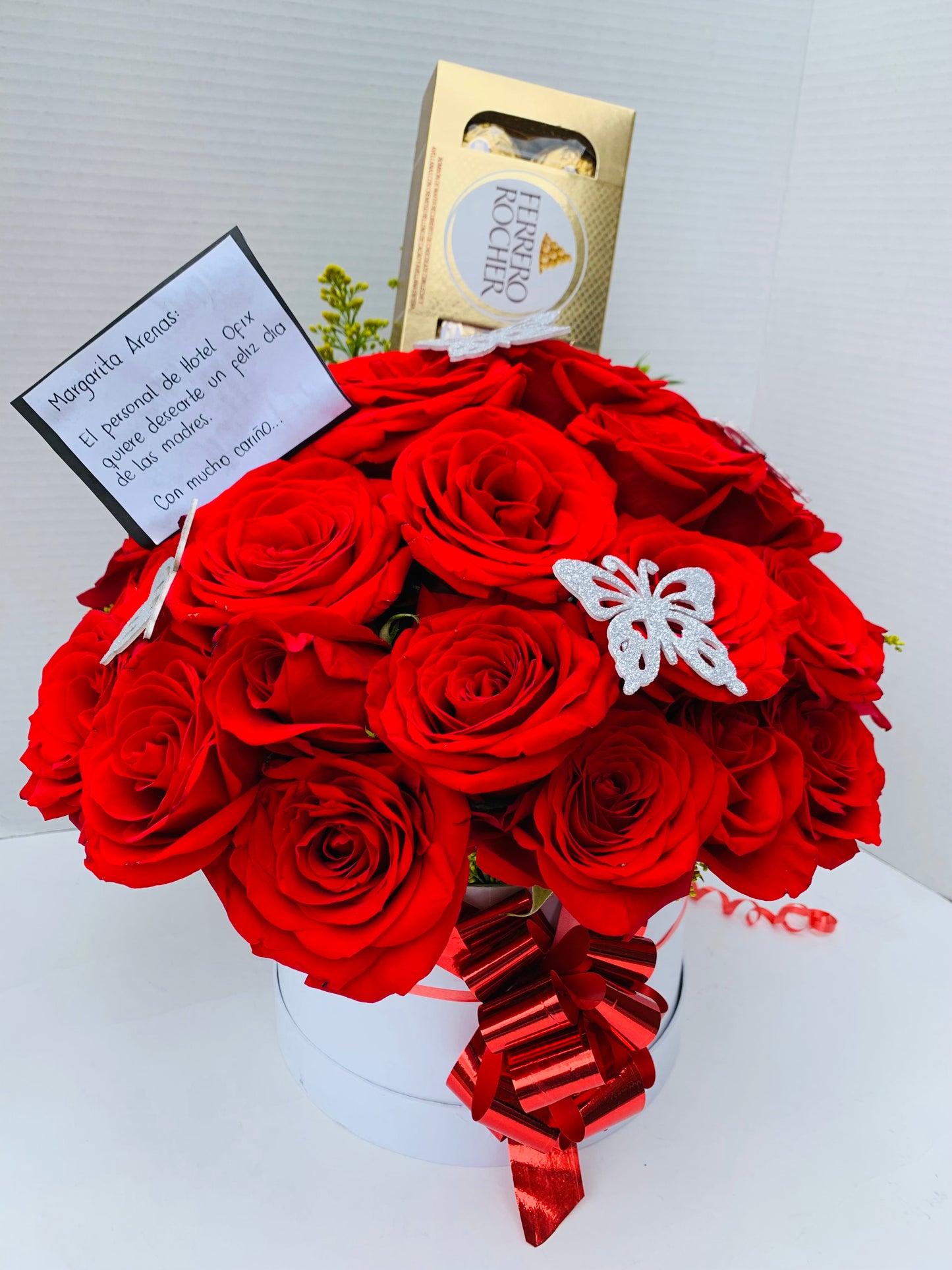 Bouquet 24 rosas 8 Ferrero