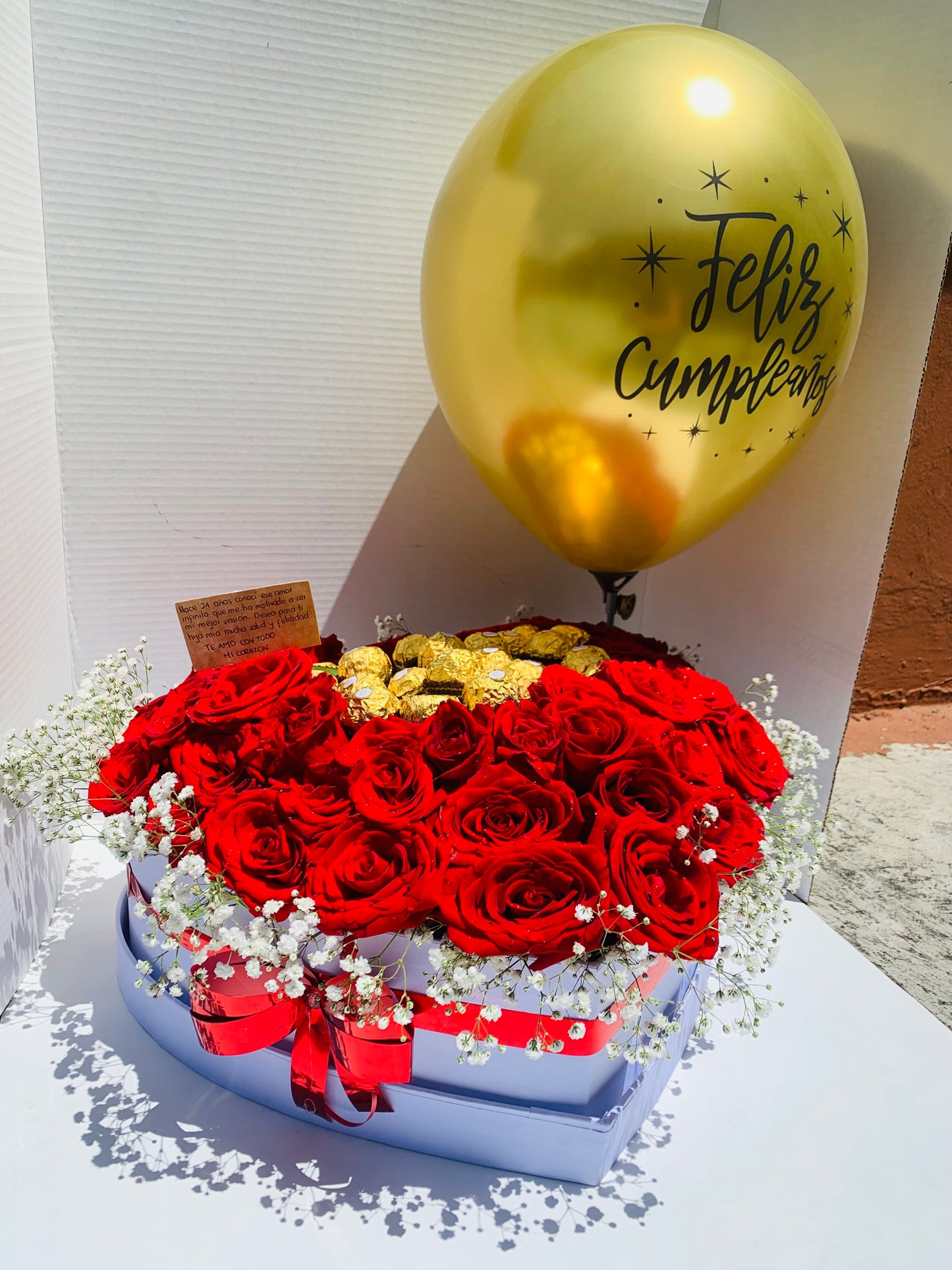 Bouquet 24 Rosas y Ferrero