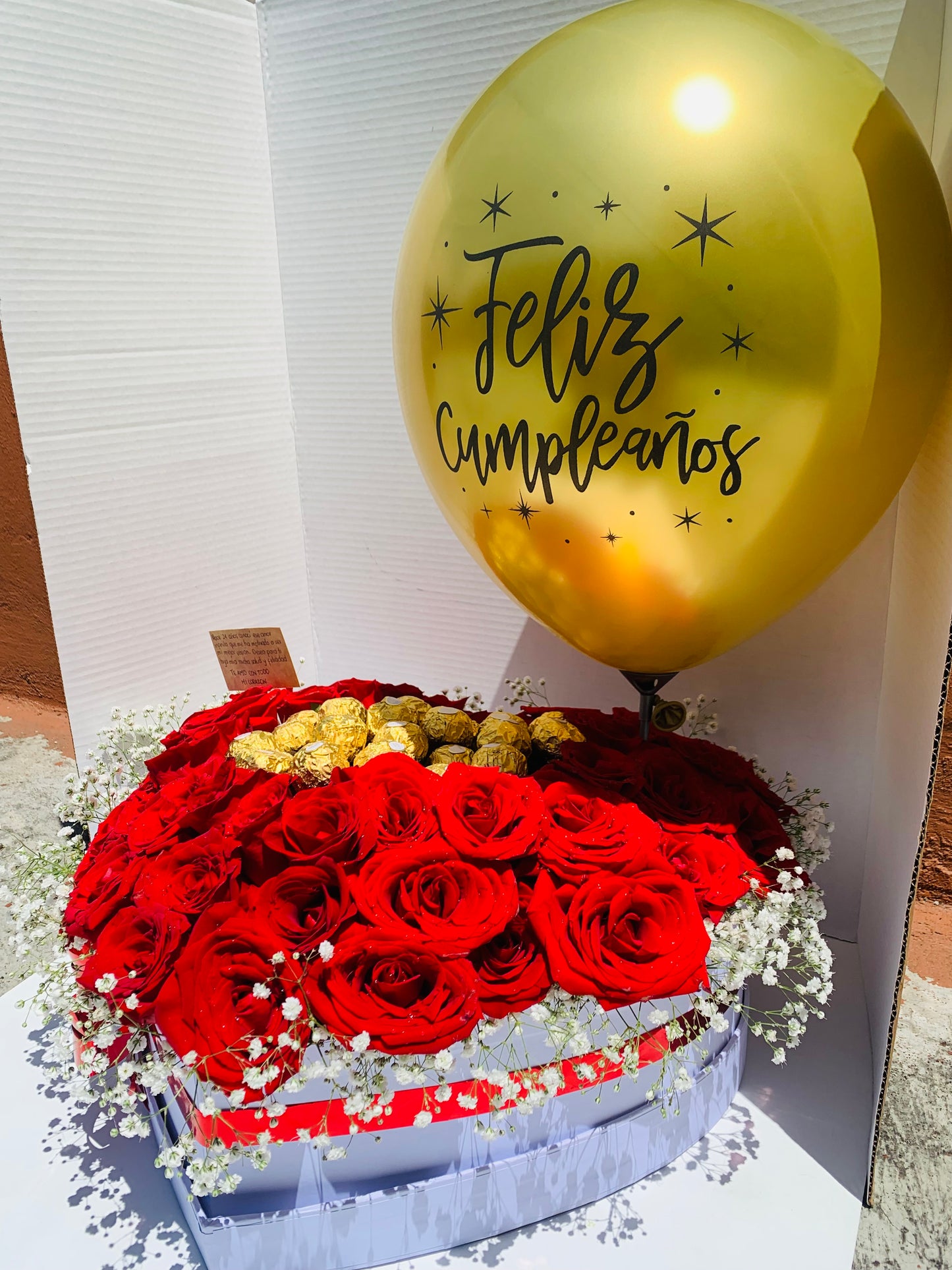 Bouquet 24 Rosas y Ferrero