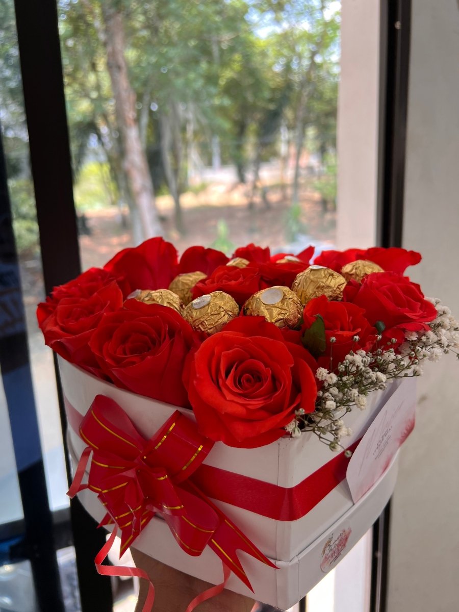 Boquete 18 rosas 8 Ferrero - Distri Regalos