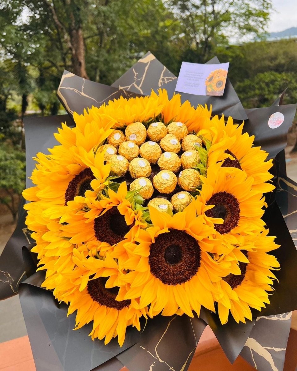 Ramo 24 girasol y Ferrero - Distri Regalos