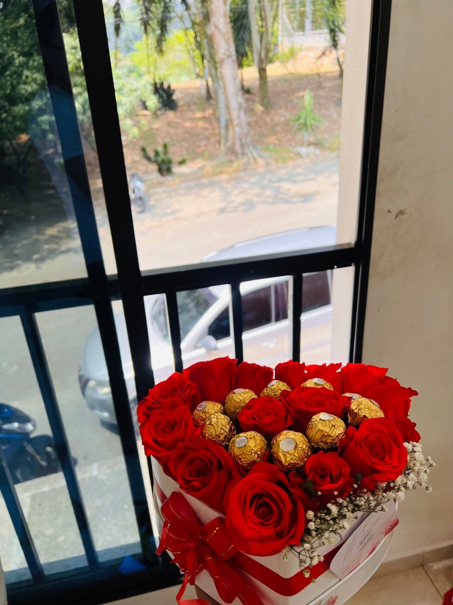 Boquete 18 rosas 8 Ferrero - Distri Regalos