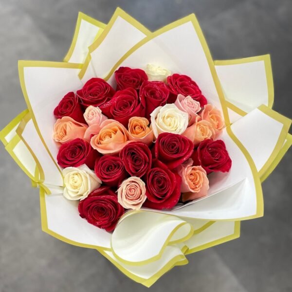 Saud Ramo Ramo de 25 Rosas Surtidas - Rossenti